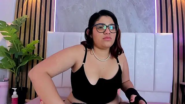 Carlotta_de_velour live sex cam