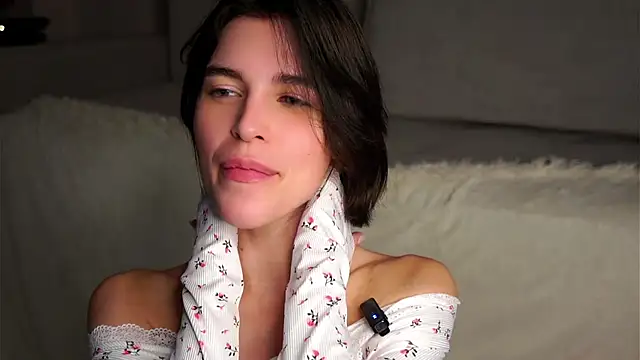 EleneButton live sex cam