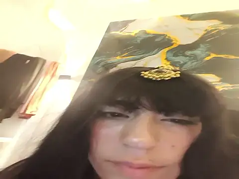 chaymae_nah_'s cam snapshot