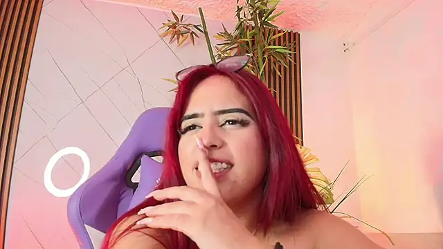 Khloe_Johnson18's cam snapshot