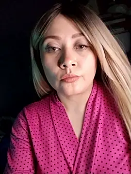 ELEINALONDON's cam snapshot