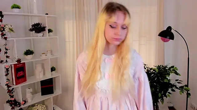 EliseTang's cam snapshot