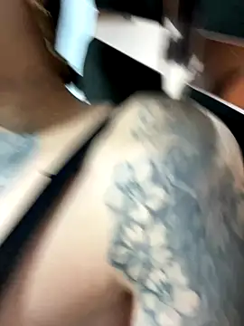 Zaratattoox live sex cam