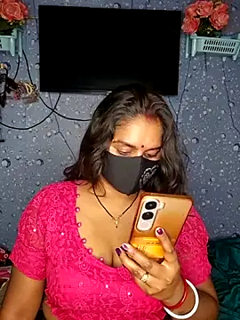 Sweet-Maddlina live sex cam