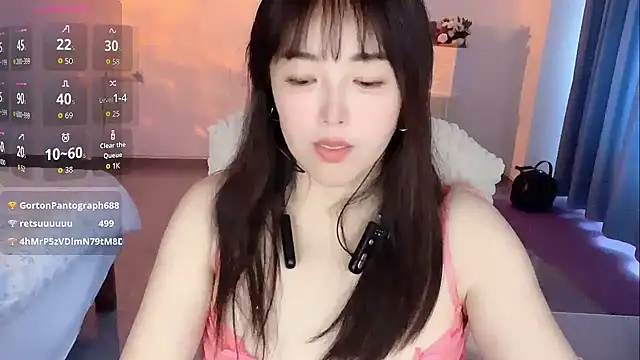 Xiaoyue-2025 live sex cam