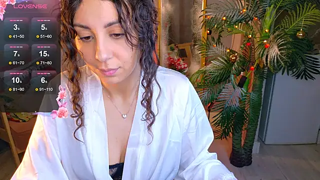 curly_jade's cam snapshot