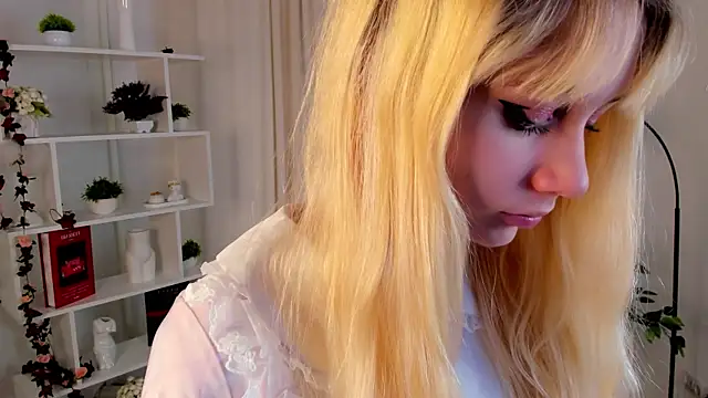 EliseTang's cam snapshot