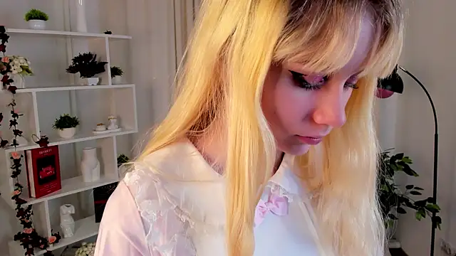 EliseTang's cam snapshot