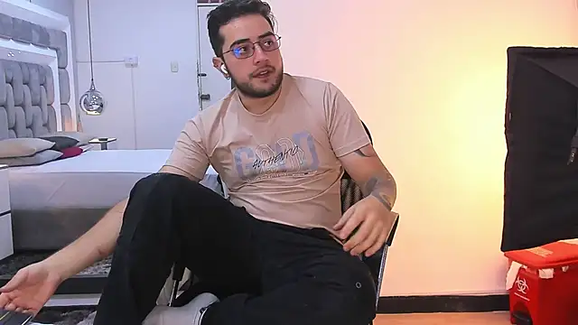 Ethan_Greys's cam snapshot