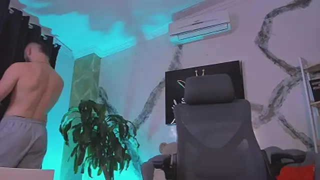 MaximusClark's cam snapshot