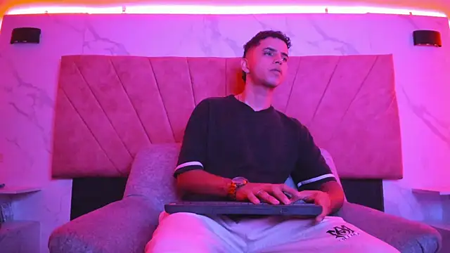 HellAndDante_'s cam snapshot