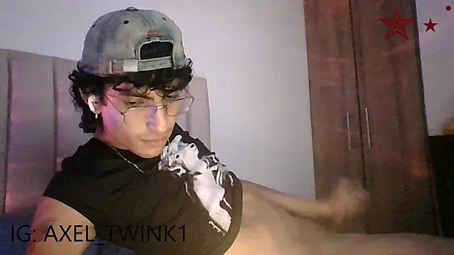 axel_love13 live sex cam