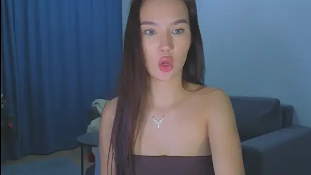 EmiDroll's cam snapshot