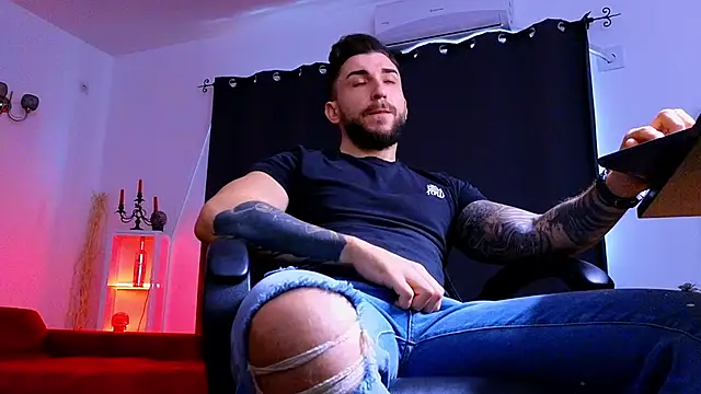 MightyAaron66's cam snapshot