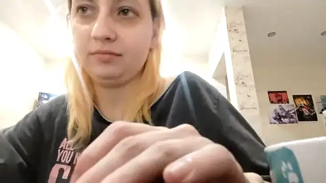 Mona_Bergytas's cam snapshot