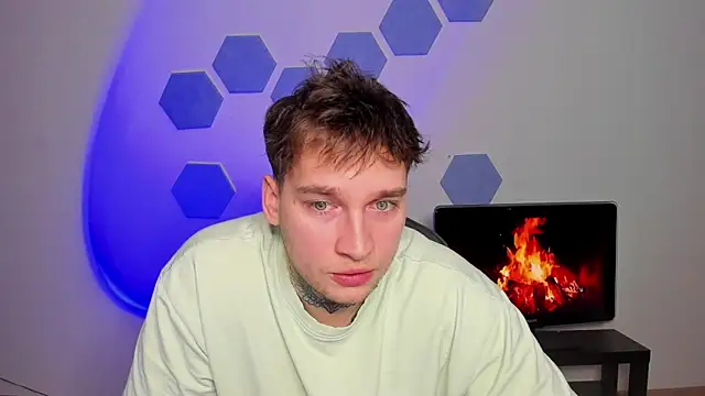 Chris_Tyson's cam snapshot