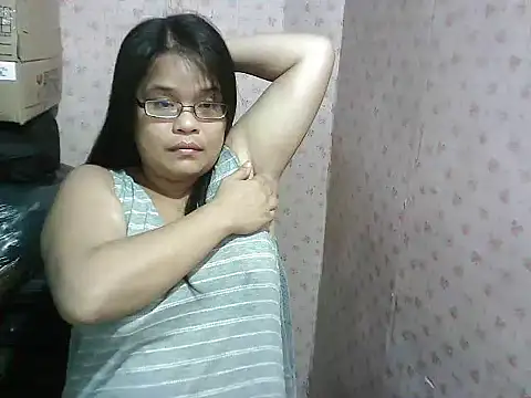 Hotty_babe23's cam snapshot