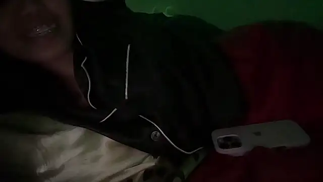 tinydaisy21's cam snapshot