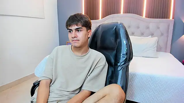 Tommy18__'s cam snapshot