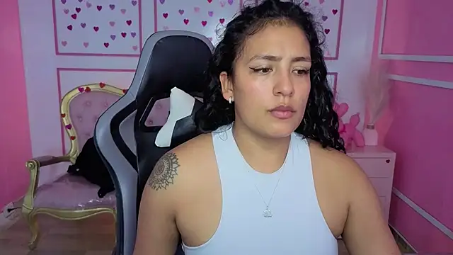 tamara_brown_t's cam snapshot