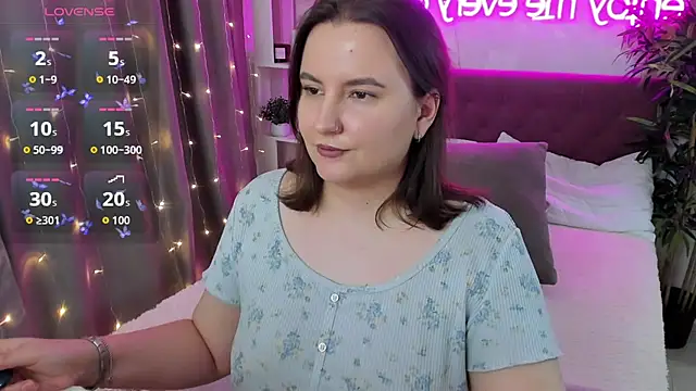 FeralPeach's cam snapshot