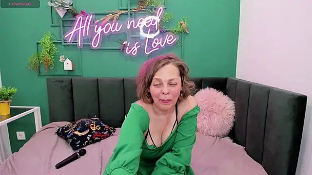 Valerie_King's cam snapshot