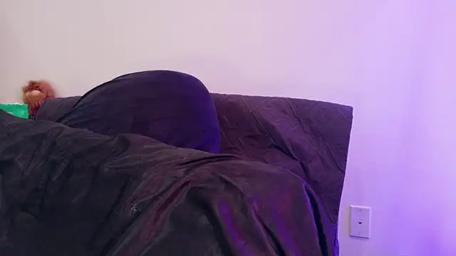 Midnightrose11 live sex cam