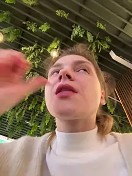 ValenciaShock live sex cam