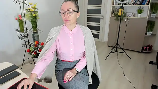 Vika73 live sex cam