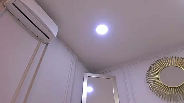 CharlotteBrownn_'s cam snapshot