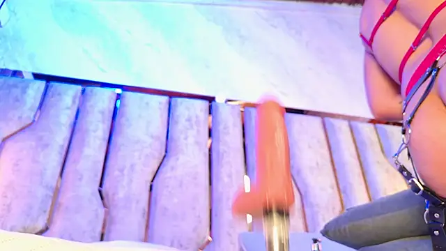 Caroline_palmerr's cam snapshot