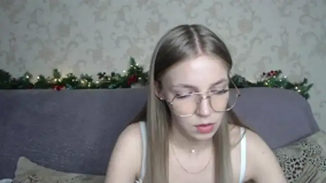 HitGyrl's cam snapshot