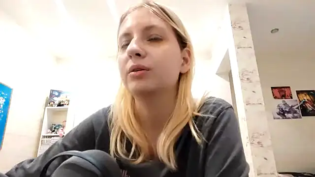 Mona_Bergytas's cam snapshot