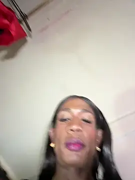 LeilaLopez live sex cam