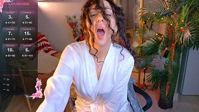 curly_jade's cam snapshot