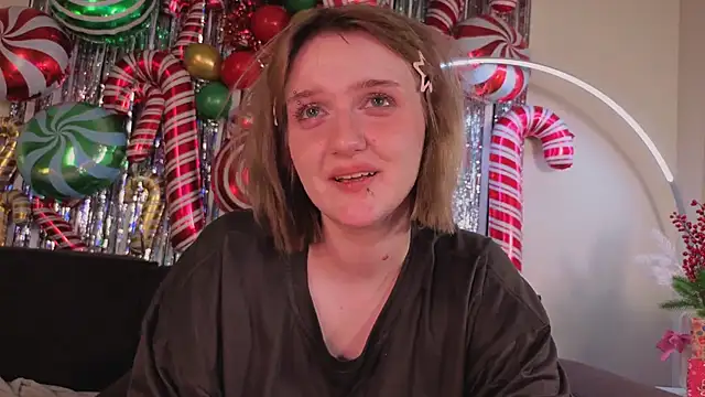 ELLIEJAY's cam snapshot