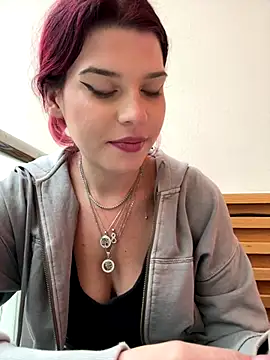 RiriRoseey live sex cam