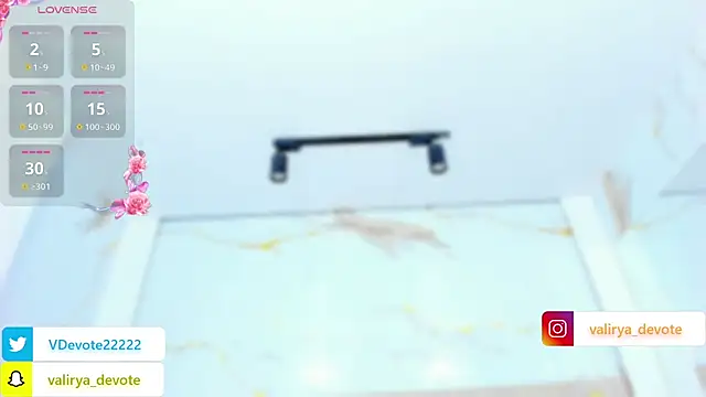 valirya_devote live sex cam