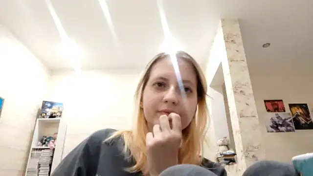 Mona_Bergytas's cam snapshot