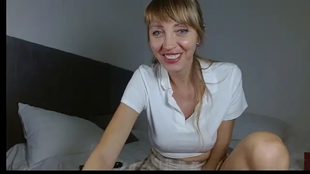 Helen_bb's cam snapshot