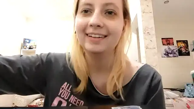 Mona_Bergytas's cam snapshot