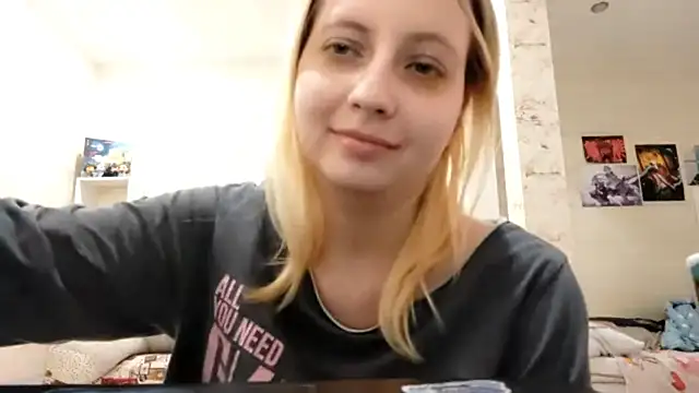 Mona_Bergytas's cam snapshot