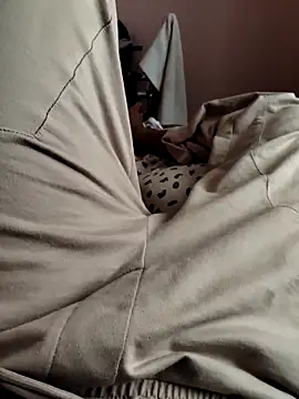 Varun24207 live sex cam