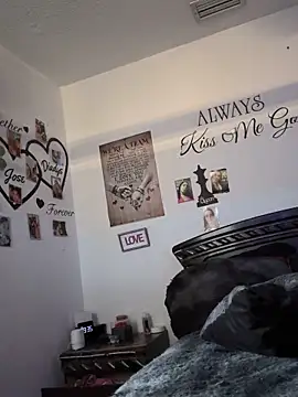 DeeLight124's cam snapshot