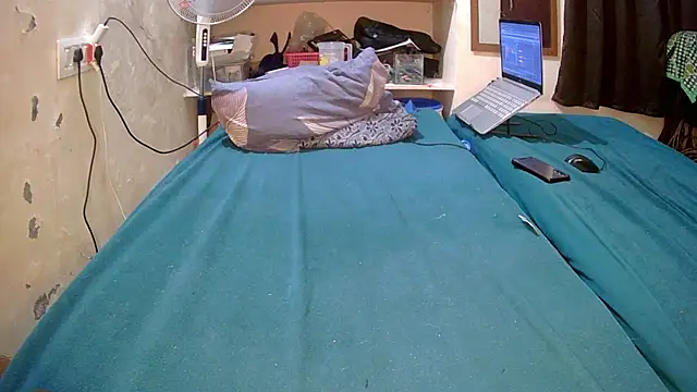 laddu99tamil's cam snapshot