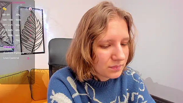 Hailey_Foxy's cam snapshot