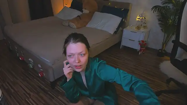 Lunar_Lily's cam snapshot