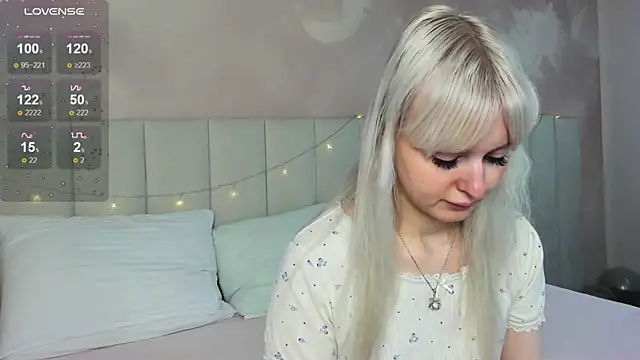 AdeleSilver's cam snapshot