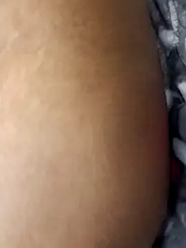 Queen-BEEE live sex cam