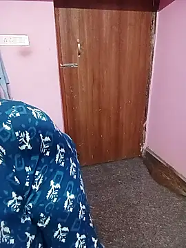 Cute-Simmi live sex cam